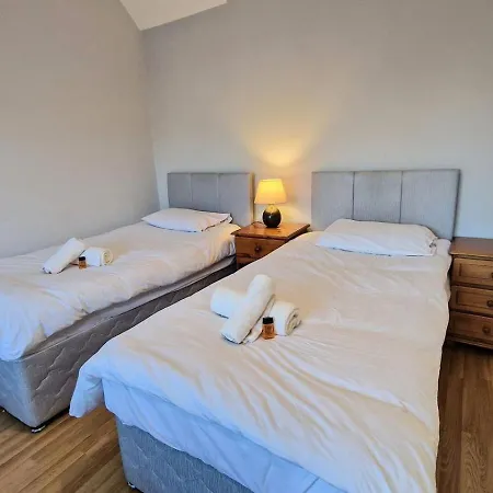 Cosy 3 Bedroom All Ensuites Galway Exterior photo