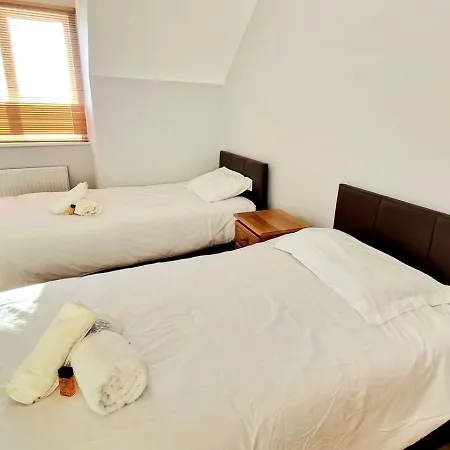 Cosy 3 Bedroom All Ensuites Galway Exterior photo